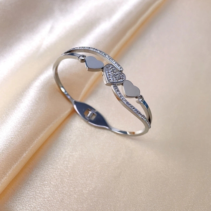 Casual Retro Punk Heart Shape Titanium Steel Artificial Diamond Bangle In Bulk