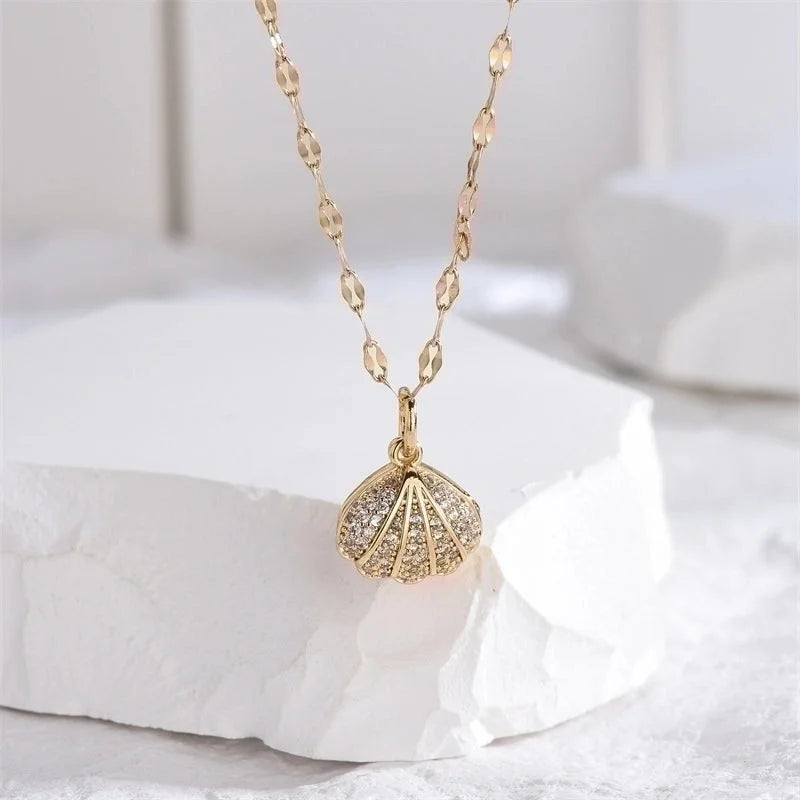 Casual Classic Style Artistic Shell Titanium Steel Artificial Pearls Rhinestones 18K Gold Plated Plating Inlay Necklace