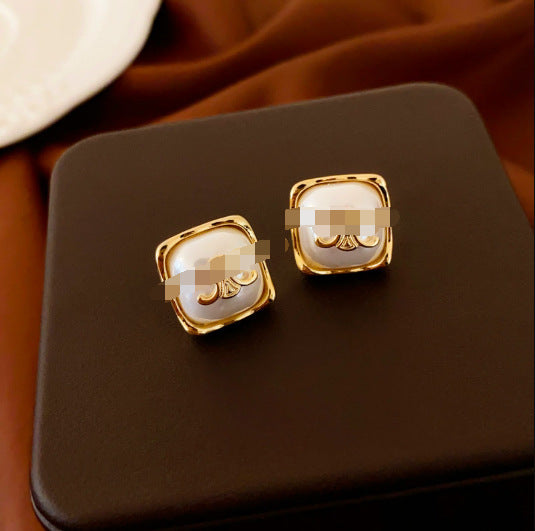 Medieval Pearl Geometric Copper Electroplating Stud Earrings