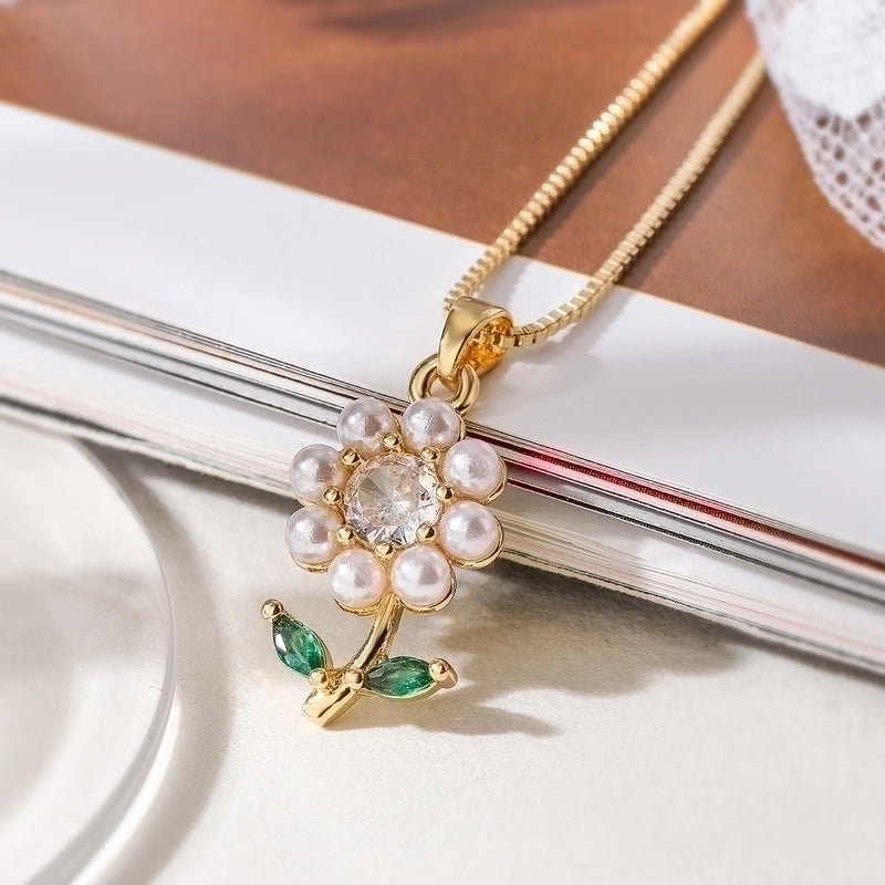Elegant Basic Minimalist Flower Copper 18k Gold Plated Zircon Pendant Necklace In Bulk