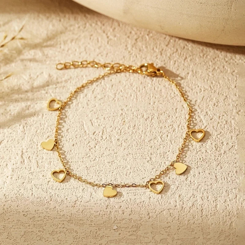 Elegant Minimalist Heart Shape 304 Stainless Steel 18K Gold Plated Bracelets In Bulk