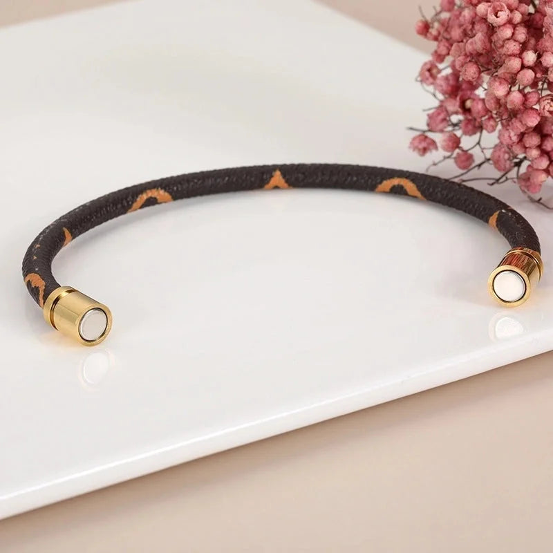 Minimalist Solid Color Stainless Steel Pu Leather Bracelets