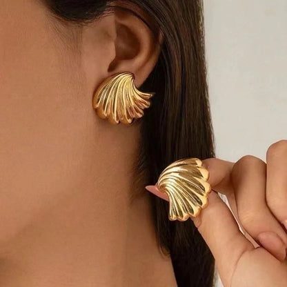 1 Pair Vintage Style Classic Style Heart Shape Flower Heart Flowers 304 Stainless Steel Imitation Gold Drop Earrings Ear Studs