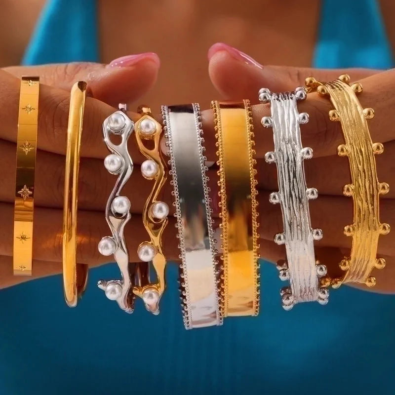 Casual Minimalist Streetwear Round Spray Ball Titanium Steel 18K Gold Plated Artificial Pearls Rhinestones Bangle In Bulk