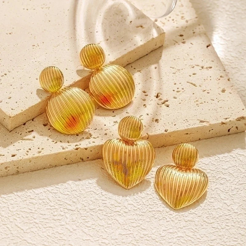 1 Pair Elegant Retro Heart Shape Copper Drop Earrings