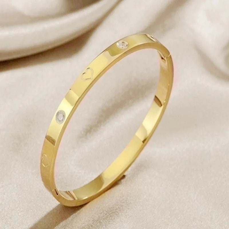 Minimalist Heart Shape Titanium Steel 18K Gold Plated Zircon Bangle In Bulk