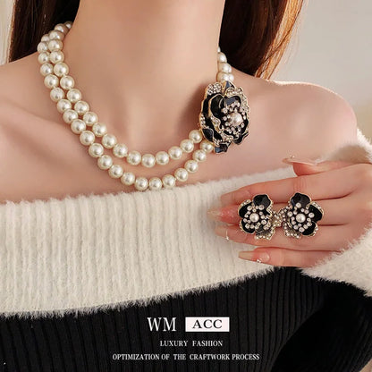 Medieval Flower Flower Alloy Electroplating Necklaces