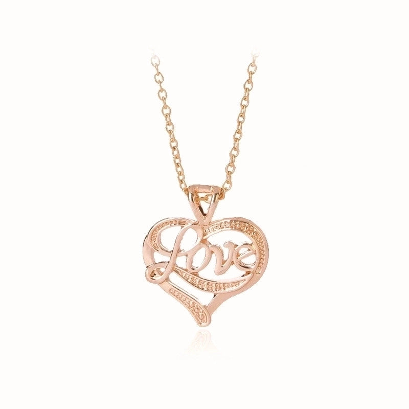 1 Piece Mama Minimalist Letter Moon Heart Shape Alloy Copper Plating Inlay Artificial Rhinestones Artificial Diamond Rose Gold Plated Gold Plated Silver Plated Pendant Necklace