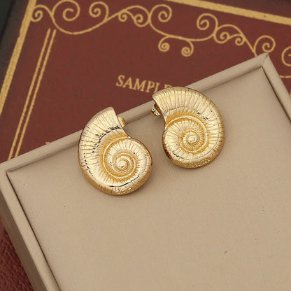 Expressive Polka Dot Chamfered Cube Geometric Stainless Steel Electroplating Stud Earrings