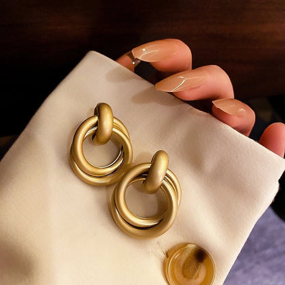 Silver Needle Exaggerated Lovely Earrings Light Luxury High-grade Niche Earrings Fashion Metal Temperament Earrings For Women