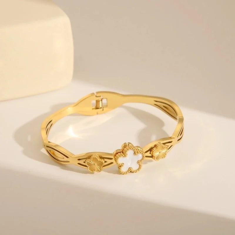 French Style Classic Style Commute Solid Color Flower 304 Stainless Steel 18K Gold Plated Zircon Bangle In Bulk