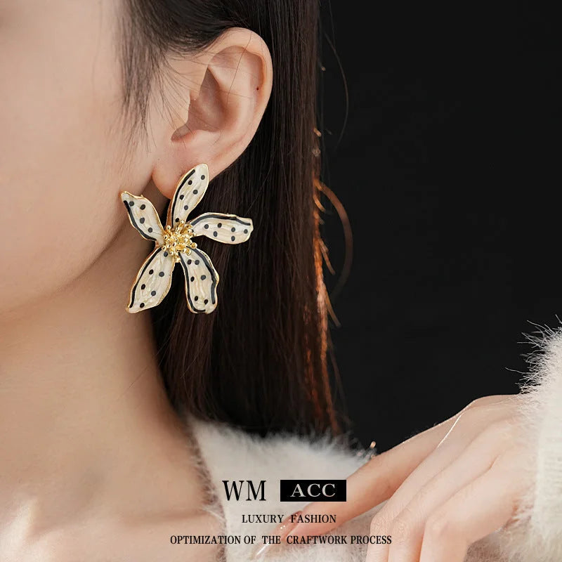 Luxurious Flower Geometric Flower Alloy Oil Dripping Earrings