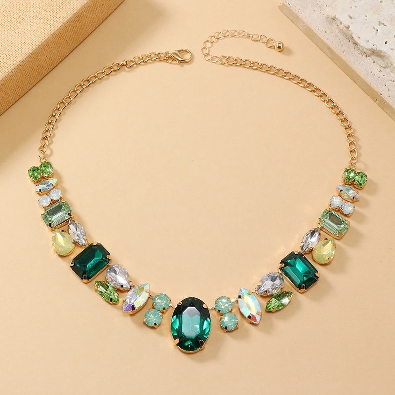 Casual Elegant Geometric Gold Plated Rhinestones Glass Alloy Pendant Necklaces