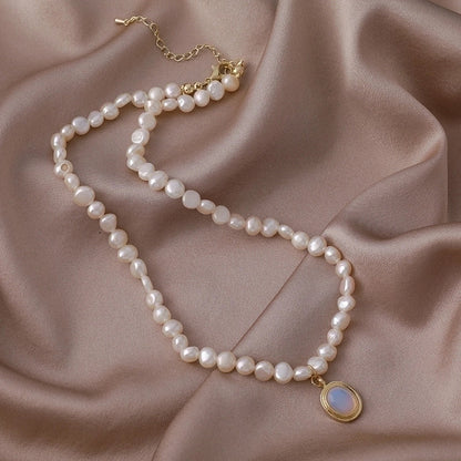 Alloy Freshwater Pearl Copper Fashion Solid Color Irregular Necklace