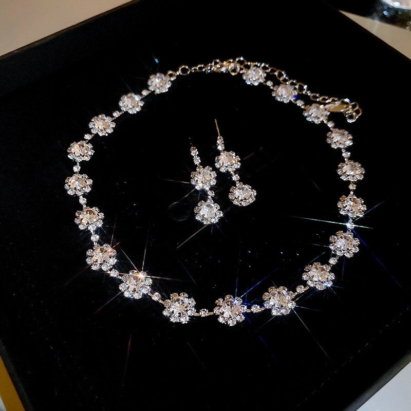 Explosions Zircon Diamond Geometric Necklace Earrings Suit Light Luxury Clavicle Chain High Sense Temperament Jewelry