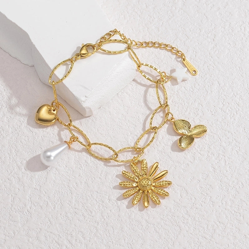 Sweet Minimalist Heart Shape Flower Butterfly 304 Stainless Steel 18K Gold Plated Figaro Chain Multi Charms Bracelet Bracelets In Bulk