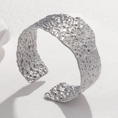 2 Pieces Expressive Stripe Stainless Steel Electroplating Bangles