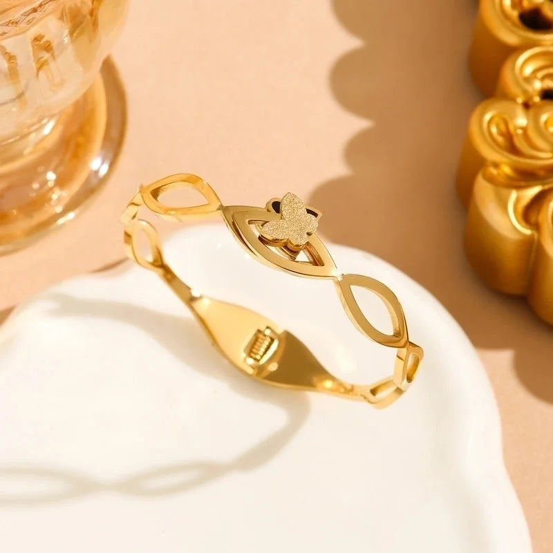 3 Pieces Y2K Modern Style Commute Heart Shape 304 Stainless Steel 18K Gold Plated Bangle In Bulk