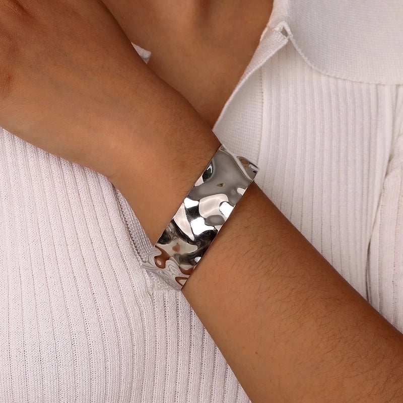 Classic Style Solid Color 304 Stainless Steel 18K Gold Plated Bangle In Bulk