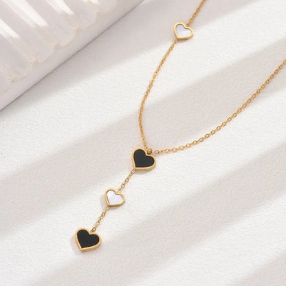 50 Pieces Casual Vacation Minimalist Parthenocissus Grass Round Butterfly 201 Stainless Steel Shell 18K Gold Plated Inlay Pendant Necklace