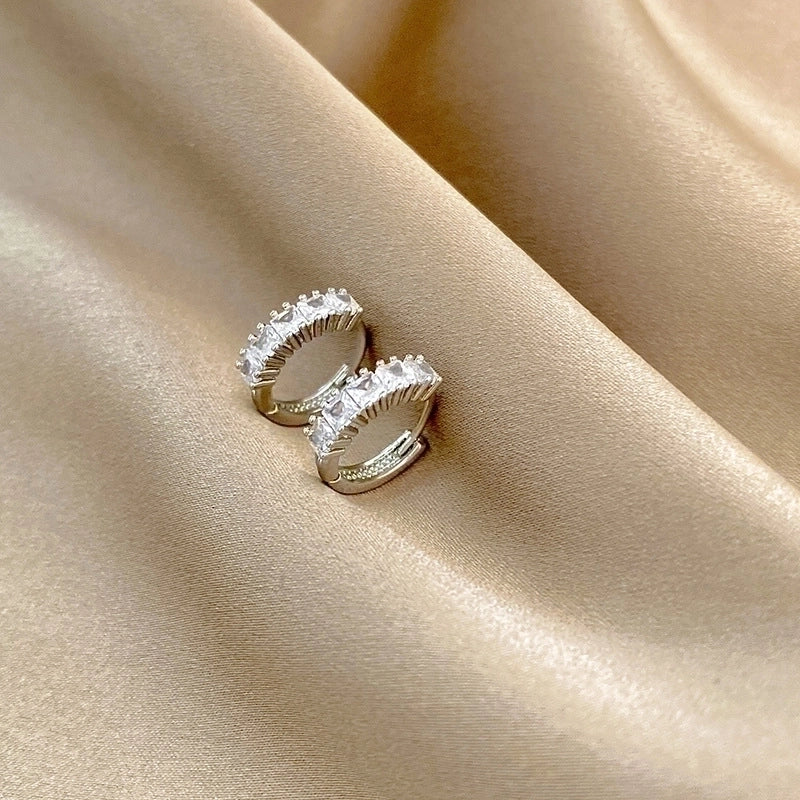 2 Pieces Retro Square Flower Twist Inlay Copper Artificial Pearls Opal Zircon Copper Earrings