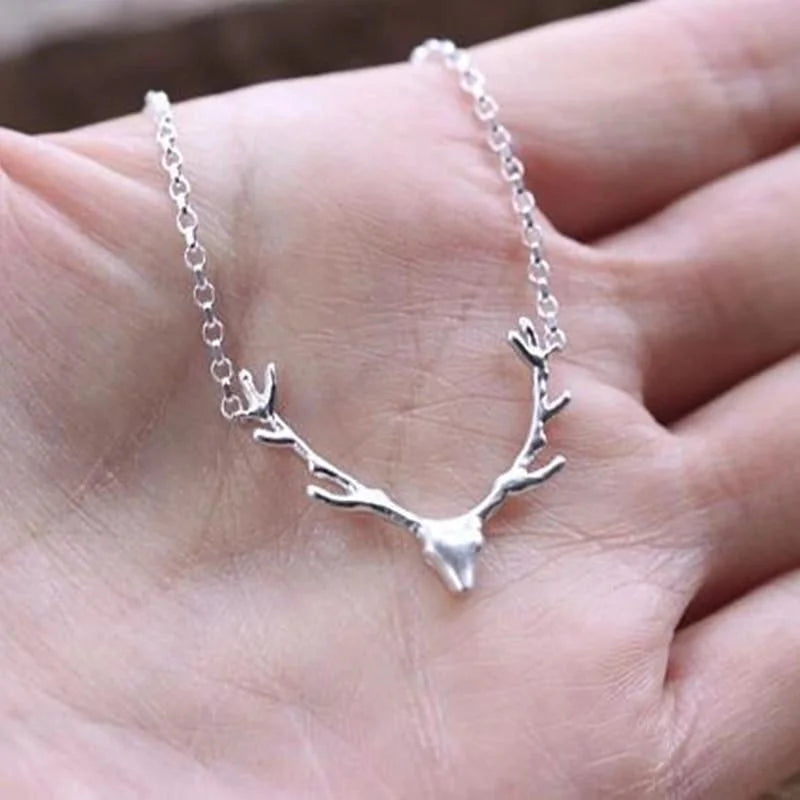Simple Necklace Christmas Elk Reindeer Pendant Necklace Female Clavicle Chain Fawn Necklace