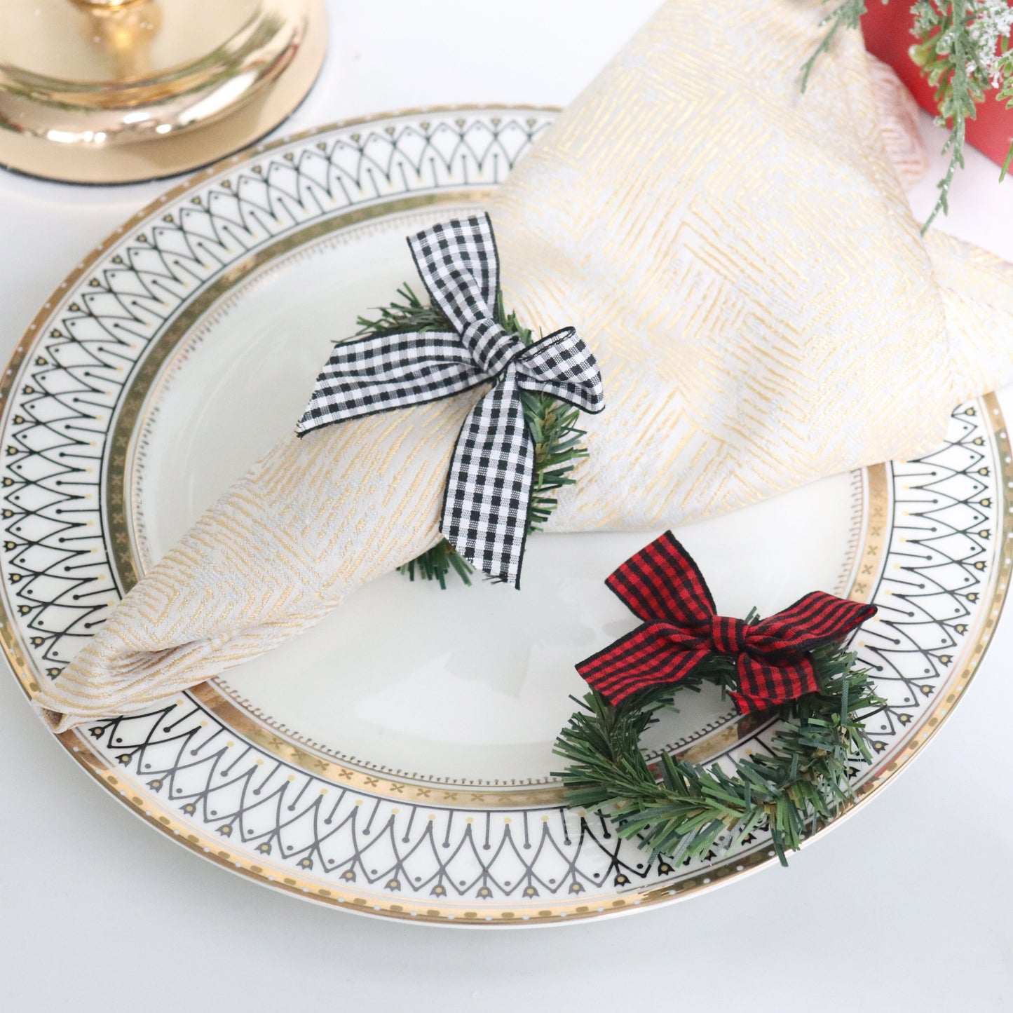 2 Pieces Can Be Matched With Christmas Decoration Pine Needle Napkin Rings For Hotel And Home Use Napkin Holders