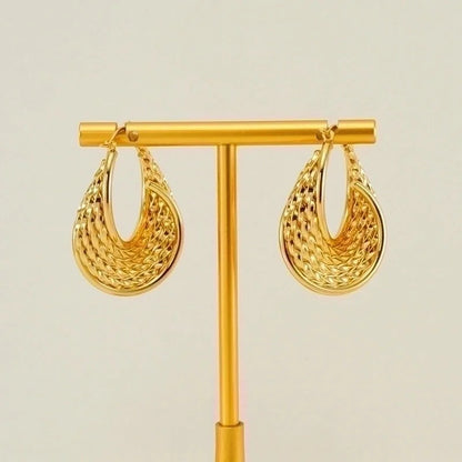 1 Pair Elegant U Shape Stripe Plating Stainless Steel Titanium Steel 18K Gold Plated Hoop Earrings