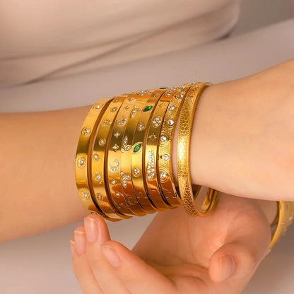 Vintage Style Minimalist Classic Style Geometric 304 Stainless Steel 18K Gold Plated Zircon Bangle In Bulk