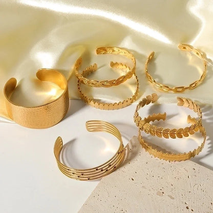 Basic Retro Leaf Solid Color Knot Stainless Steel 18K Gold Plated Bangle In Bulk