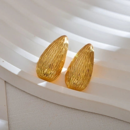 1 Pair Elegant Solid Color Pleated Titanium Steel Gold Plated Ear Studs