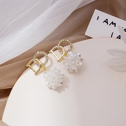 1 Pair Fashion Flower Alloy Plating Artificial Pearls Women\'s Drop Earrings