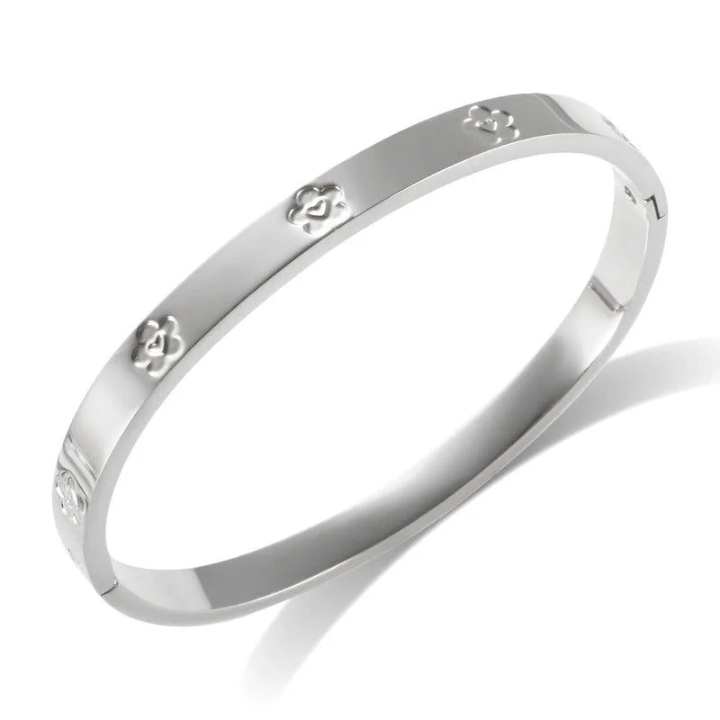 Elegant Heart Shape Flower Titanium Steel Bangle In Bulk