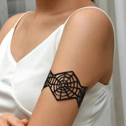 Elegant Gothic Queen Geometric Synthetic Resin Iron Halloween Women's Bangle