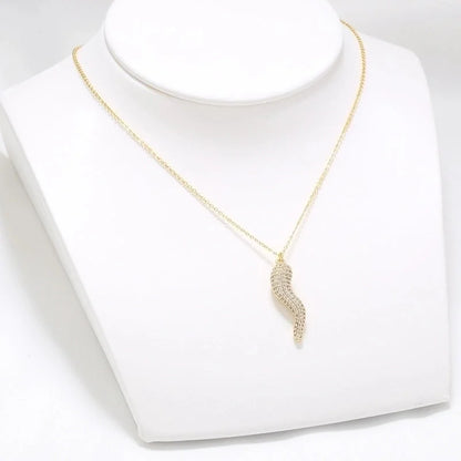Casual Elegant Minimalist Chili Copper 18k Gold Plated Zircon Pendant Necklace In Bulk