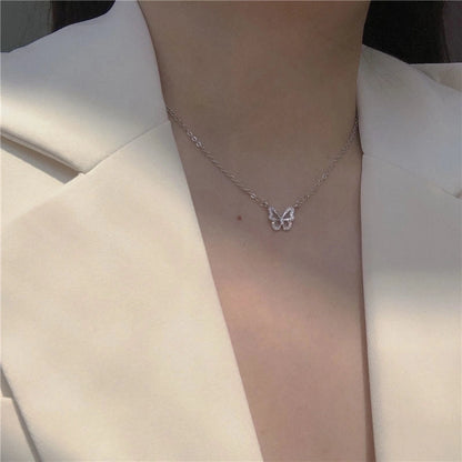 Love Stitching Pearl Japanese And Korean Necklace Design High-grade Light Luxury Niche Clavicle Chain New Women\'s Necklace