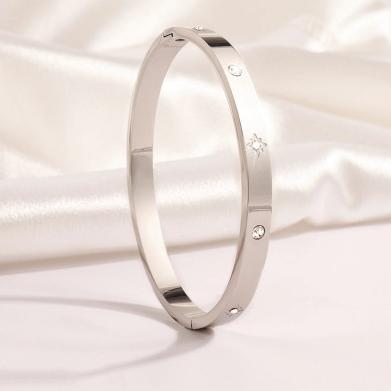 Casual Elegant Star Flower Titanium Steel 18K Gold Plated Bangle In Bulk