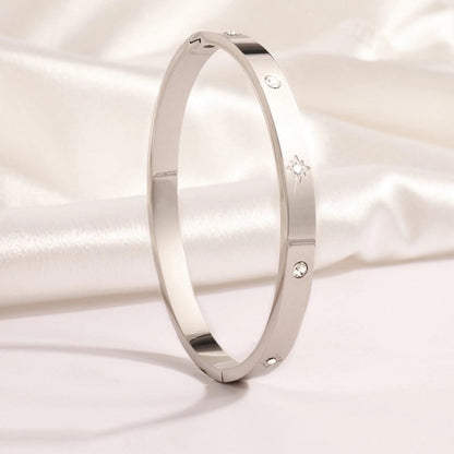 Casual Elegant Star Flower Titanium Steel 18K Gold Plated Bangle In Bulk