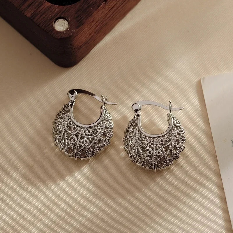 1 Pair Elegant Oval Mesh Hollow Out Copper 18K Gold Plated Hoop Earrings