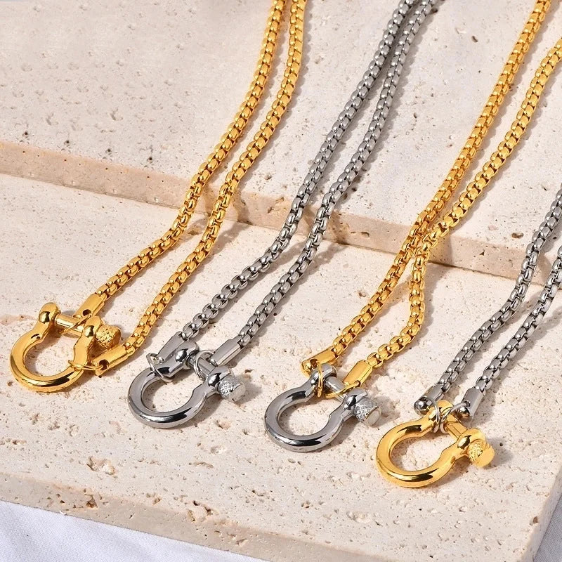 Classic Style Solid Color Horseshoe 304 Stainless Steel Titanium Steel 18K Gold 18K Gold Plated Stainless Steel Necklaces