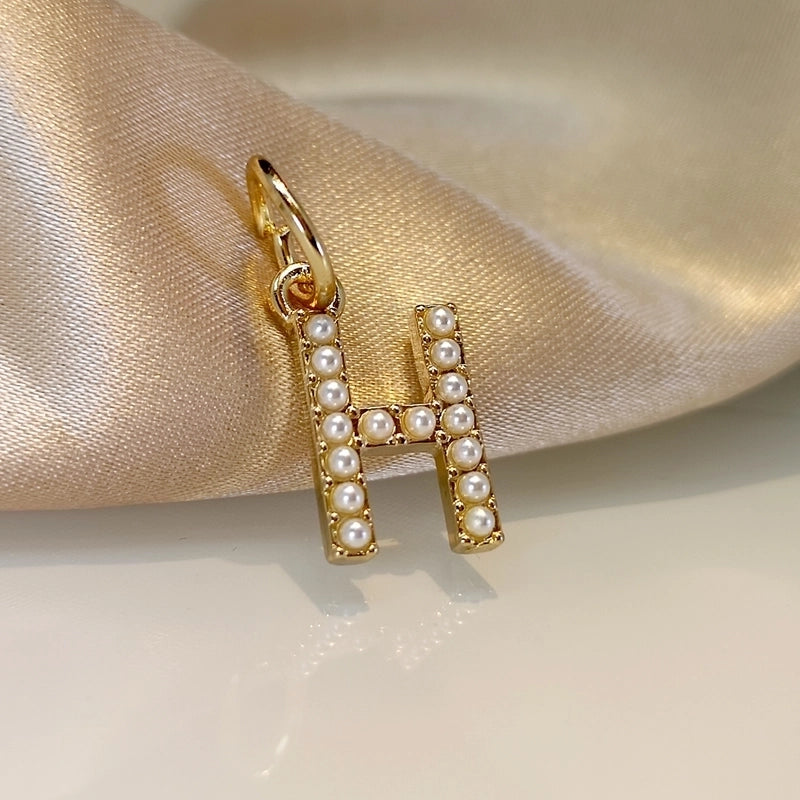 Fashion Letter Imitation Pearl Freshwater Pearl Copper Necklace