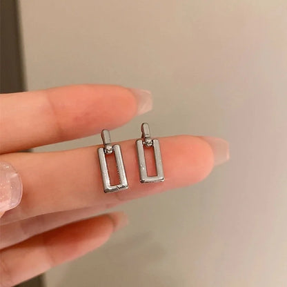 Silver Needle Exaggerated Lovely Earrings Light Luxury High-grade Niche Earrings Fashion Metal Temperament Earrings For Women