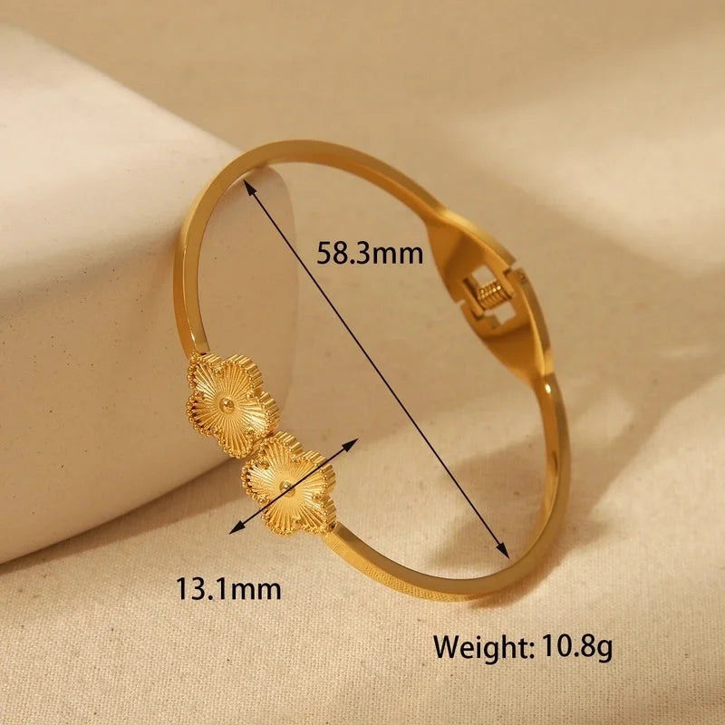 Formal Commute Wind Five-petal Flower Round Flower 304 Stainless Steel 18K Gold Plated Bangle In Bulk