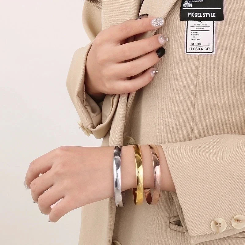 Minimalist Round Stainless Steel 18K Gold Plated Bangle In Bulk