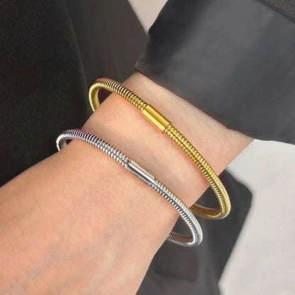 Minimalist Geometric 304 Stainless Steel 18K Gold Plated Bangle In Bulk