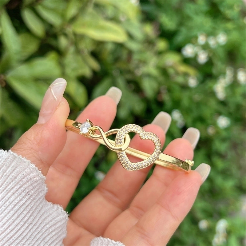 Minimalist Classic Style Heart Shape Copper 18K Gold Plated Bangle