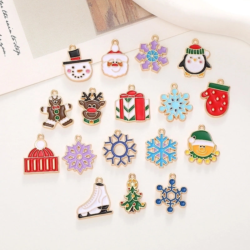 1 Set Alloy Christmas Tree Santa Claus Snowflake Pendant Jewelry Accessories