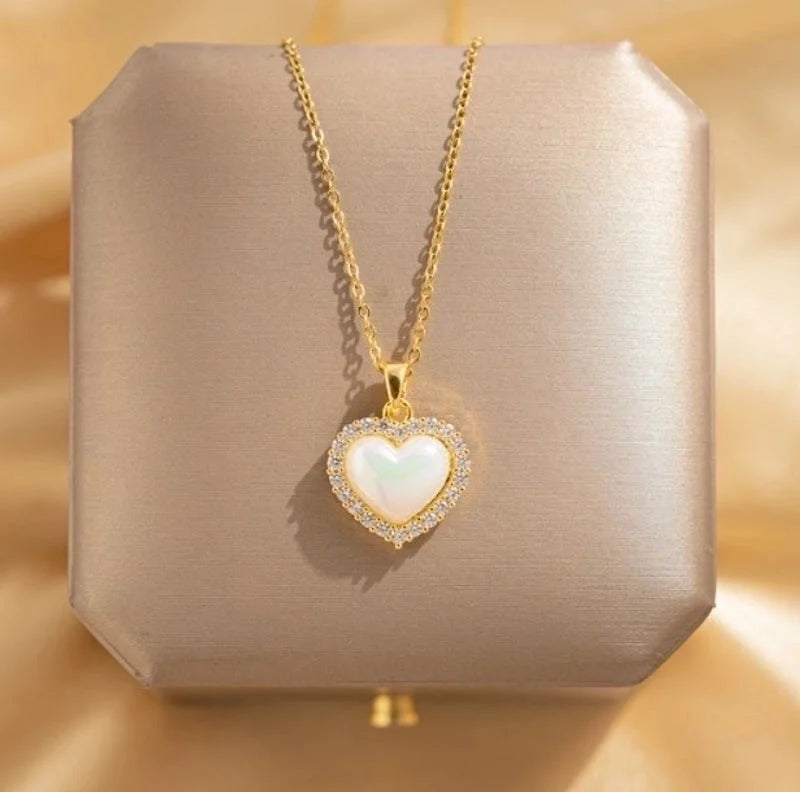 Elegant Leaf Heart Shape Lock 304 Stainless Steel Copper Rhinestones Zircon 18K Gold Plated K Gold Plated Plating Inlay Pendant Necklace