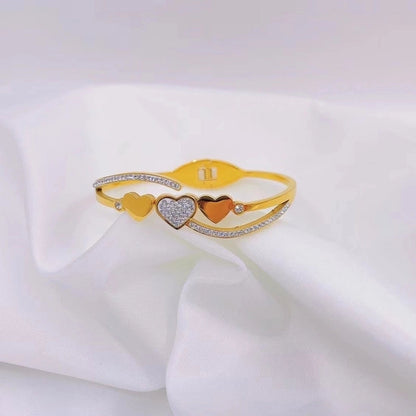 Casual Retro Punk Heart Shape Titanium Steel Artificial Diamond Bangle In Bulk