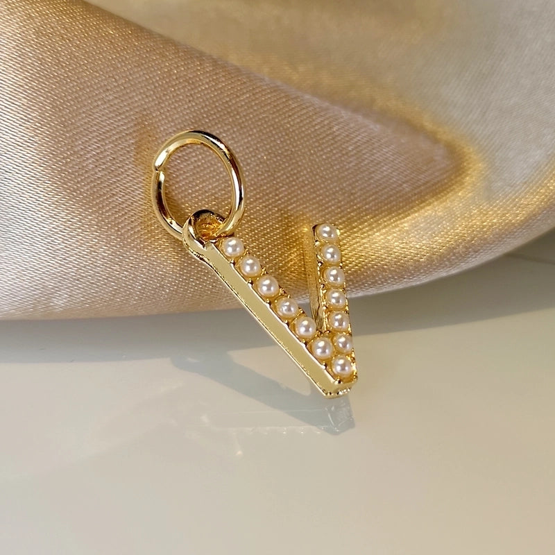 Fashion Letter Imitation Pearl Freshwater Pearl Copper Necklace